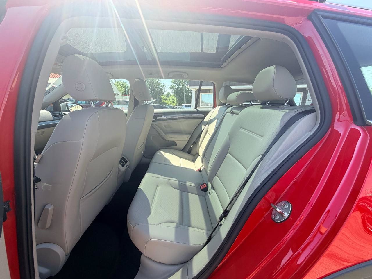 Used 2019 Volkswagen Golf Alltrack SE AWD/4WD image 18
