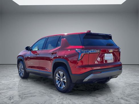 Used 2026 Chevrolet Equinox LT image 2