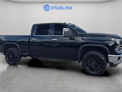 Certified 2025 Chevrolet Silverado 2500 LTZ w/ LTZ Premium Package image 24