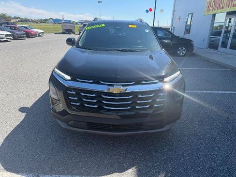 Used 2025 Chevrolet Equinox LT w/ Convenience Package II AWD/4WD image 3