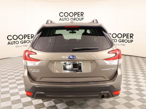 Used 2021 Subaru Forester Premium image 22