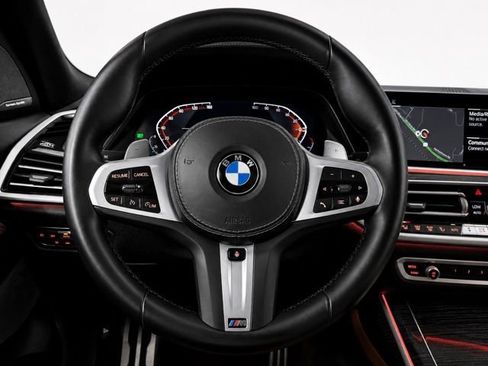 Used 2022 BMW X7 xDrive40i w/ M Sport Package AWD/4WD image 46
