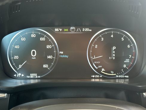 Used 2018 Volvo XC60 T6 Momentum w/ Convenience Package AWD/4WD image 32