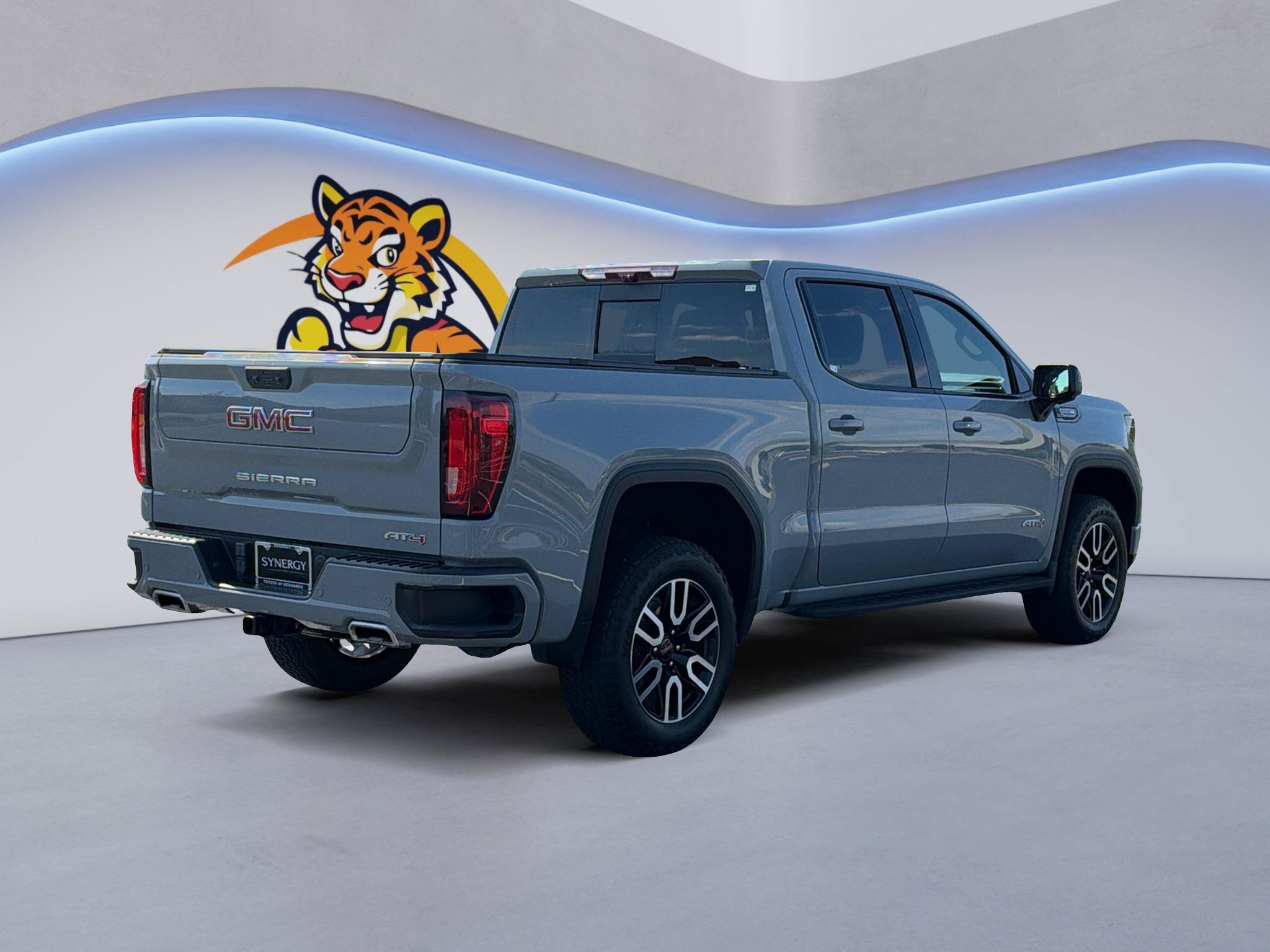 Used 2024 GMC Sierra 1500 AT4 w/ Technology Package AWD/4WD image 5