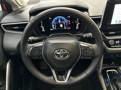 Used 2024 Toyota Corolla Cross XLE FWD image 26