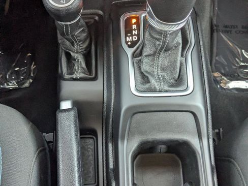 Used 2024 Jeep Wrangler Unlimited Rubicon 4xe AWD/4WD image 27