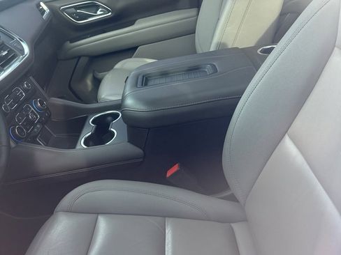 Used 2022 Chevrolet Tahoe LT w/ Luxury Package image 24