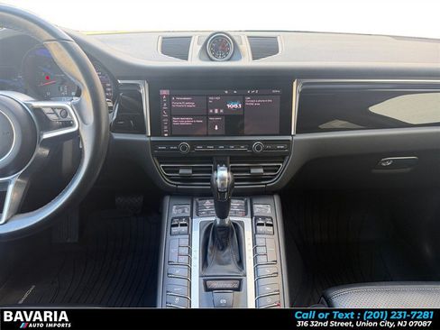 Used 2020 Porsche Macan AWD/4WD image 15