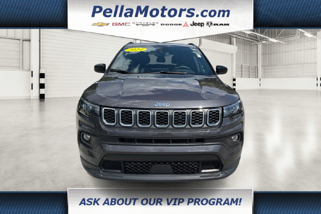 Used 2024 Jeep Compass Latitude AWD/4WD image 7