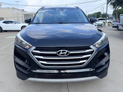 Used 2018 Hyundai Tucson Value FWD image 2