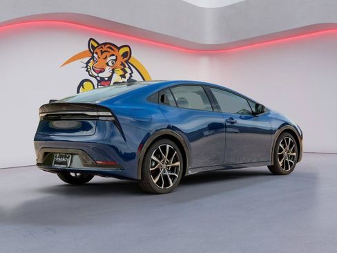 New 2026 Toyota Prius Plug-In Hybrid FWD image 5