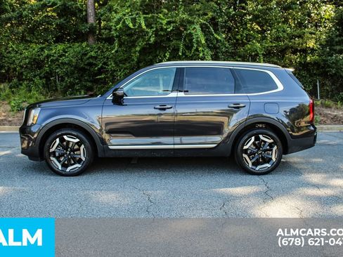 Used 2025 Kia Telluride S FWD image 5