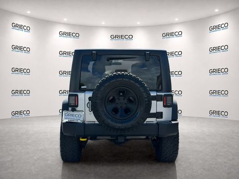 Used 2012 Jeep Wrangler Unlimited Sport AWD/4WD image 6