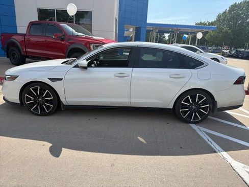 Used 2025 Honda Accord Touring image 8