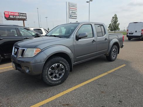 Used 2018 Nissan Frontier PRO-4X AWD/4WD image 3