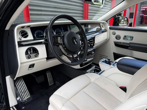 Used 2022 Rolls-Royce Phantom Sedan RWD image 27