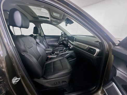Used 2023 Kia Telluride EX w/ EX Captain's Chair Package FWD image 34