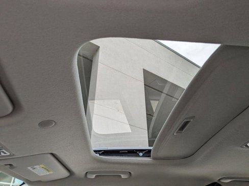 New 2025 Hyundai Venue SEL image 16