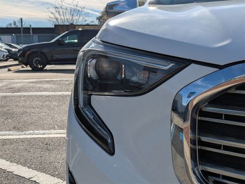 Used 2020 GMC Terrain Denali w/ Denali Premium Package image 10