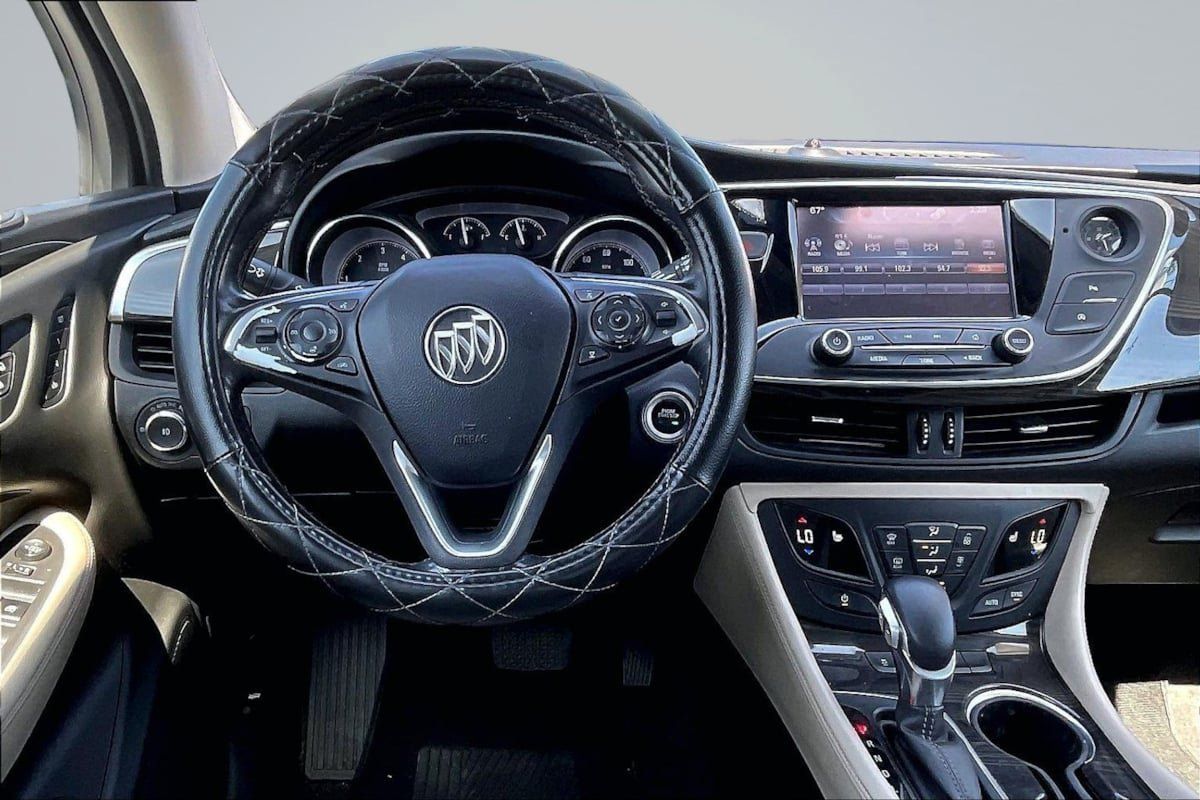 Used 2020 Buick Envision Essence w/ LPO, Cargo Package FWD image 5