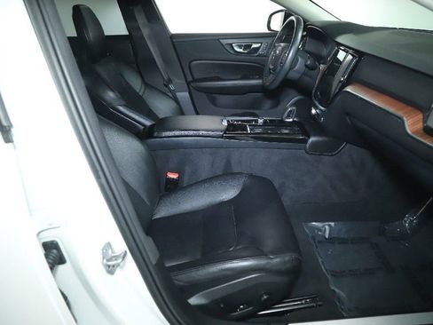 Used 2022 Volvo S60 T8 R-Design Expression AWD/4WD image 33