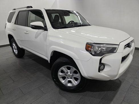 Used 2020 Toyota 4Runner SR5 Premium image 7