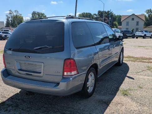 Used 2004 Ford Freestar SEL FWD image 3