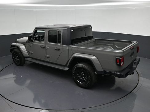 Used 2022 Jeep Gladiator Sport AWD/4WD image 17
