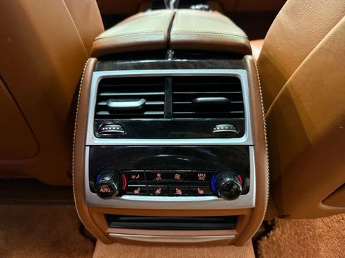 Used 2018 BMW 750i xDrive image 36