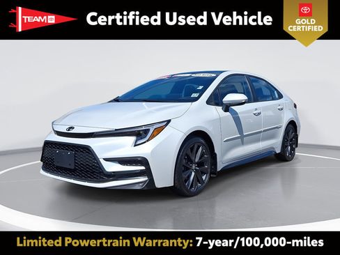 Used 2025 Toyota Corolla XSE FWD image 1