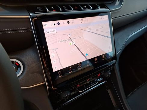 New 2025 Jeep Grand Cherokee Limited image 22