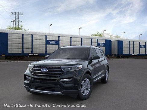 Certified 2022 Ford Explorer XLT w/ Equipment Group 202A AWD/4WD image 2