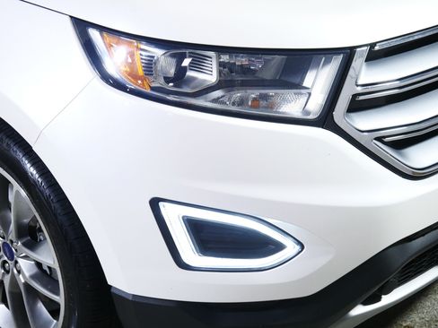 Used 2017 Ford Edge Titanium w/ Equipment Group 301A AWD/4WD image 16