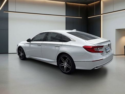 Used 2022 Honda Accord Touring image 3