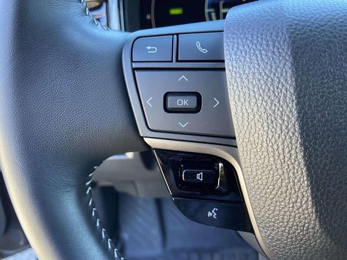 Used 2025 Toyota Camry SE image 31