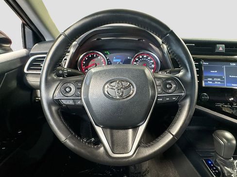 Used 2018 Toyota Camry XSE FWD image 17