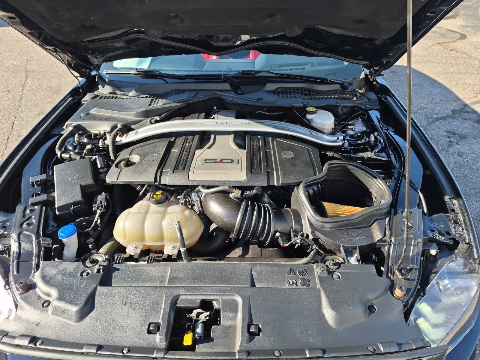 Used 2020 Ford Mustang GT Premium w/ Equipment Group 401A RWD image 32