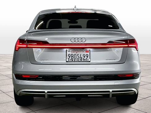 Used 2022 Audi e-tron Premium image 7