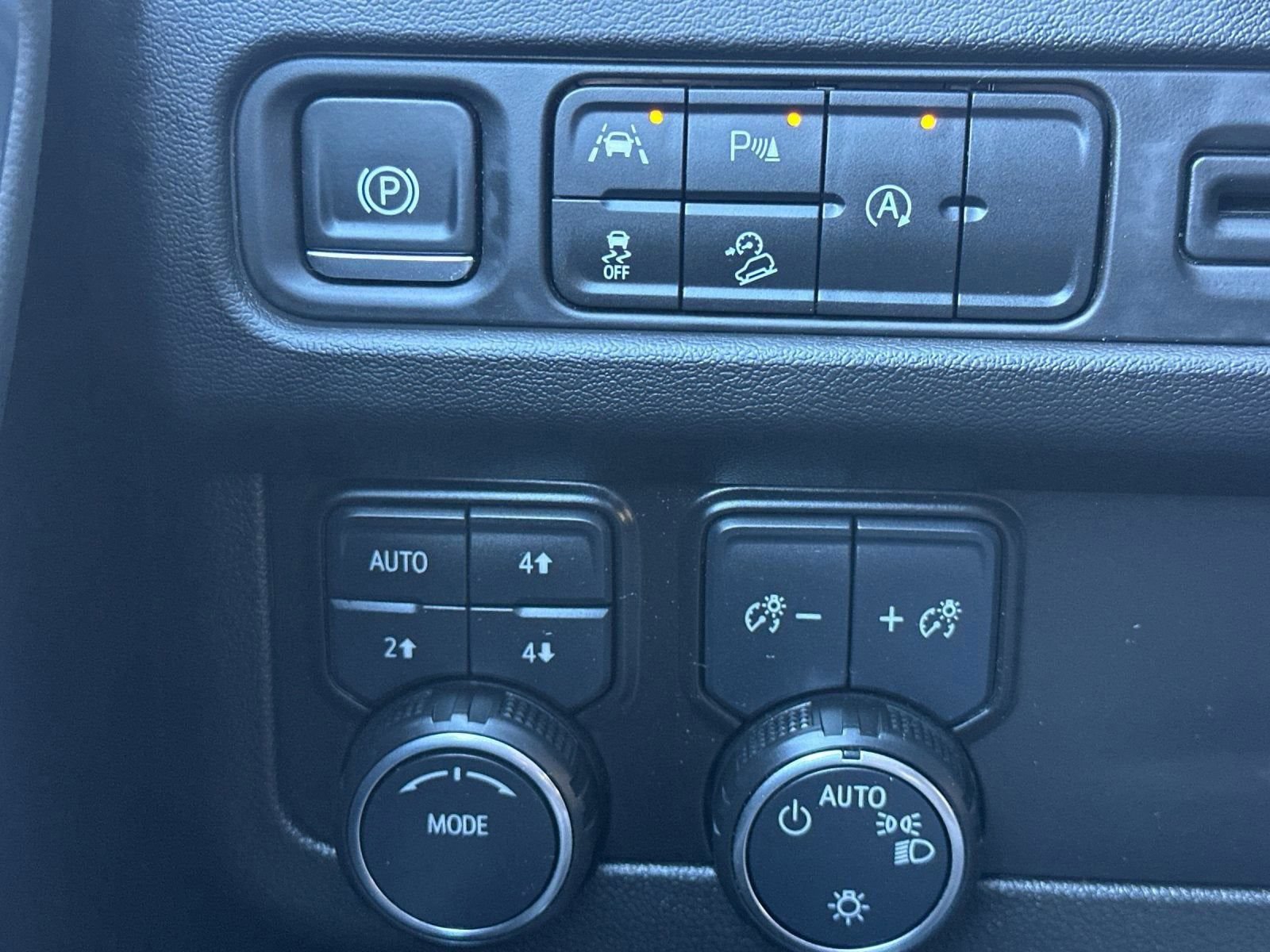 Used 2024 Chevrolet Tahoe Z71 AWD/4WD image 33