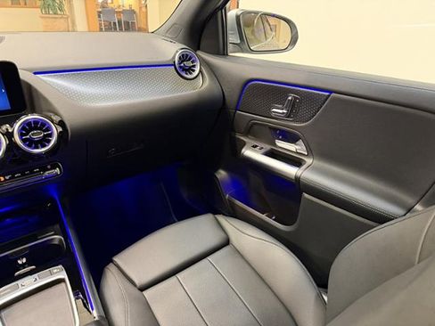 Used 2025 Mercedes-Benz GLA 250 image 10
