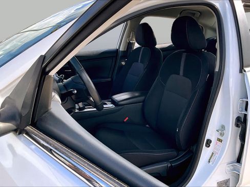 Certified 2024 Nissan Sentra SV w/ All-Weather Package FWD image 8