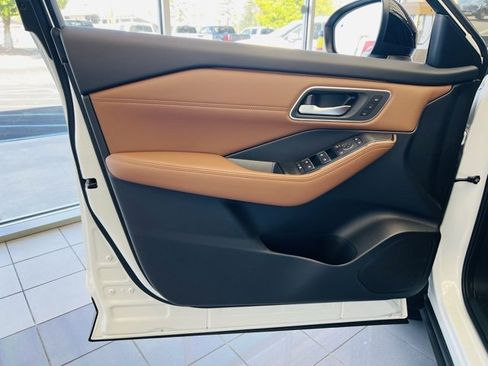 New 2026 Nissan Rogue Platinum image 23