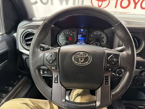 Used 2019 Toyota Tacoma TRD Sport w/ Technology Package AWD/4WD image 28