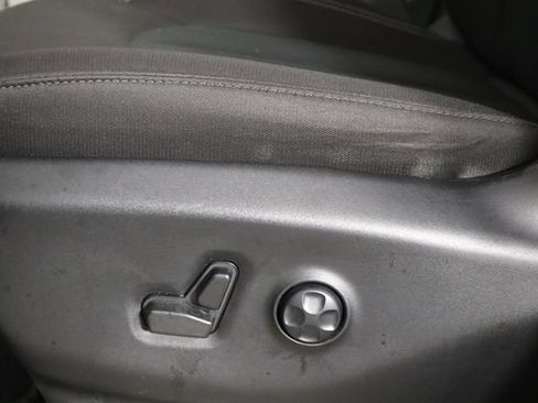 Used 2023 Chrysler Voyager LX FWD image 24