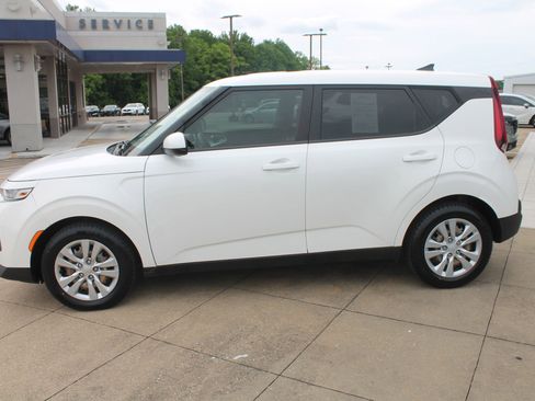Used 2022 Kia Soul LX FWD image 7
