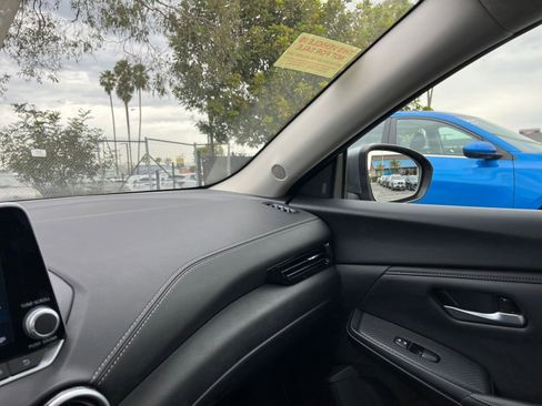 Used 2025 Nissan Sentra SV image 35