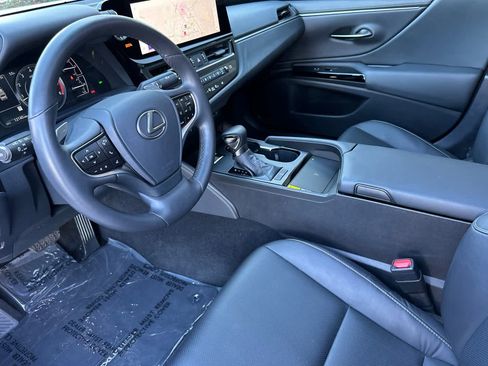 Used 2025 Lexus ES 350 w/ Premium Package image 11
