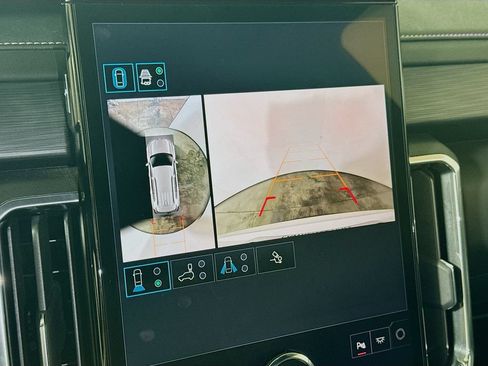 Certified 2025 GMC Acadia Elevation FWD image 12