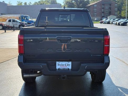 Used 2024 Toyota Tacoma TRD Sport image 5