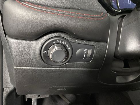 Used 2025 Dodge Durango GT AWD/4WD image 24